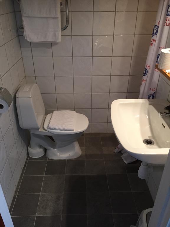 Hotell Fisketangen Kungshamn Room photo