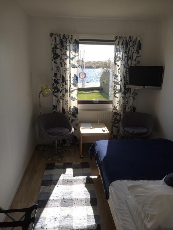 Hotell Fisketangen Kungshamn Room photo