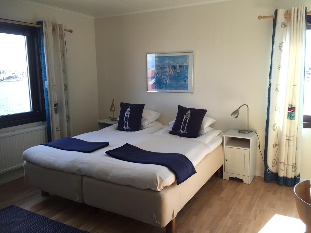 Hotell Fisketangen Kungshamn Room photo