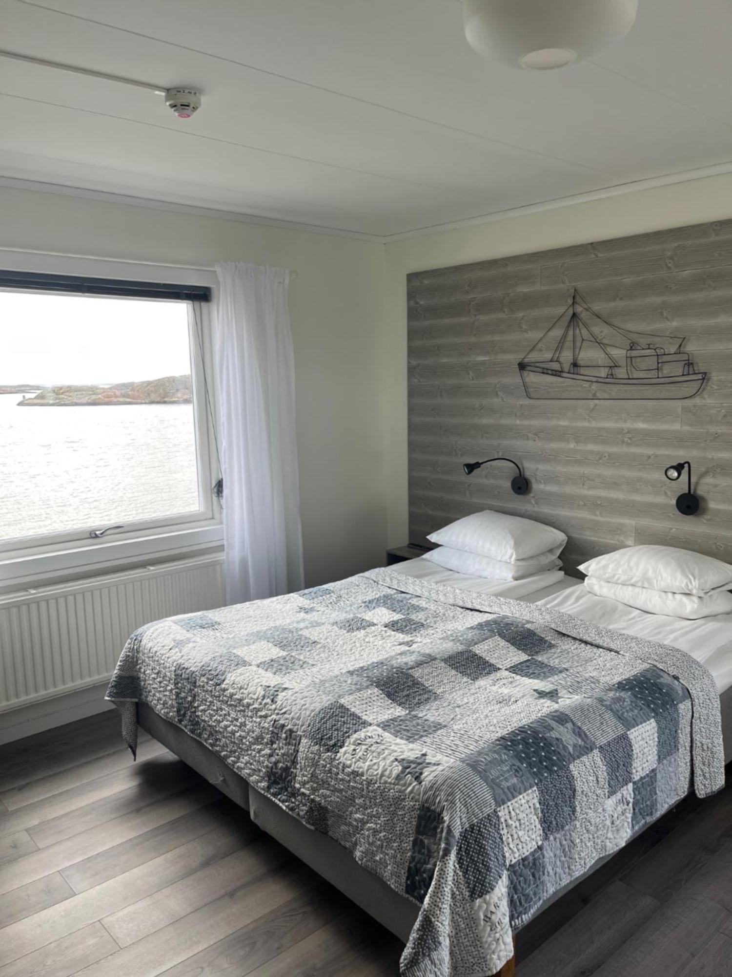 Hotell Fisketangen Kungshamn Exterior photo